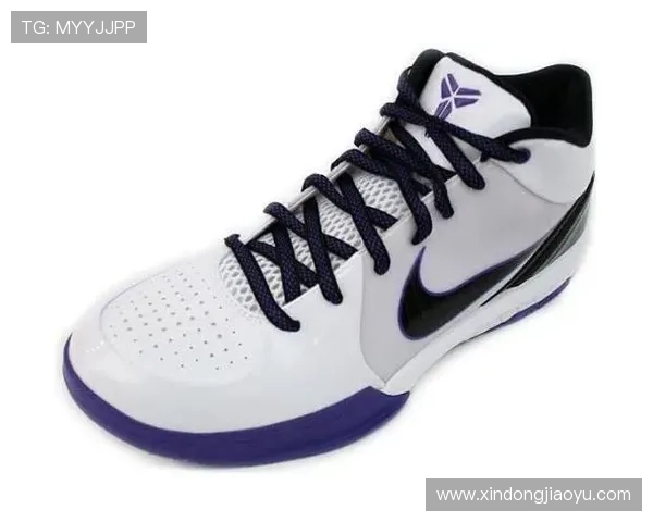 灰蓝色调魅力尽显肯塔基推出全新科比5PE球鞋设计 灰蓝色调魅力尽显肯塔基推出全新科比5PE球鞋设计